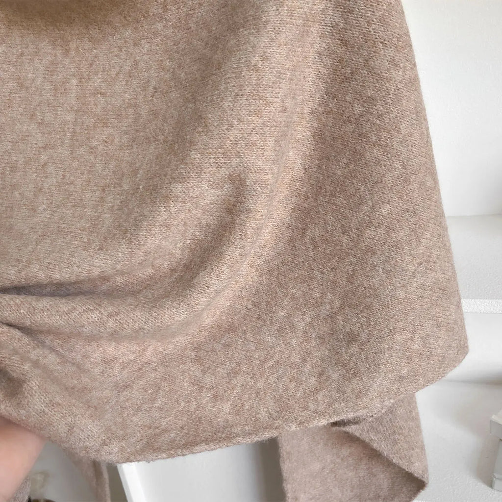 Elara™ Luxe Soft-Weave Scarf